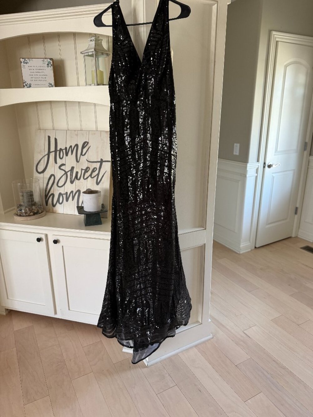 Stunning Ava Presley (Style 38866) fully sequined formal gown in black. SZ 4